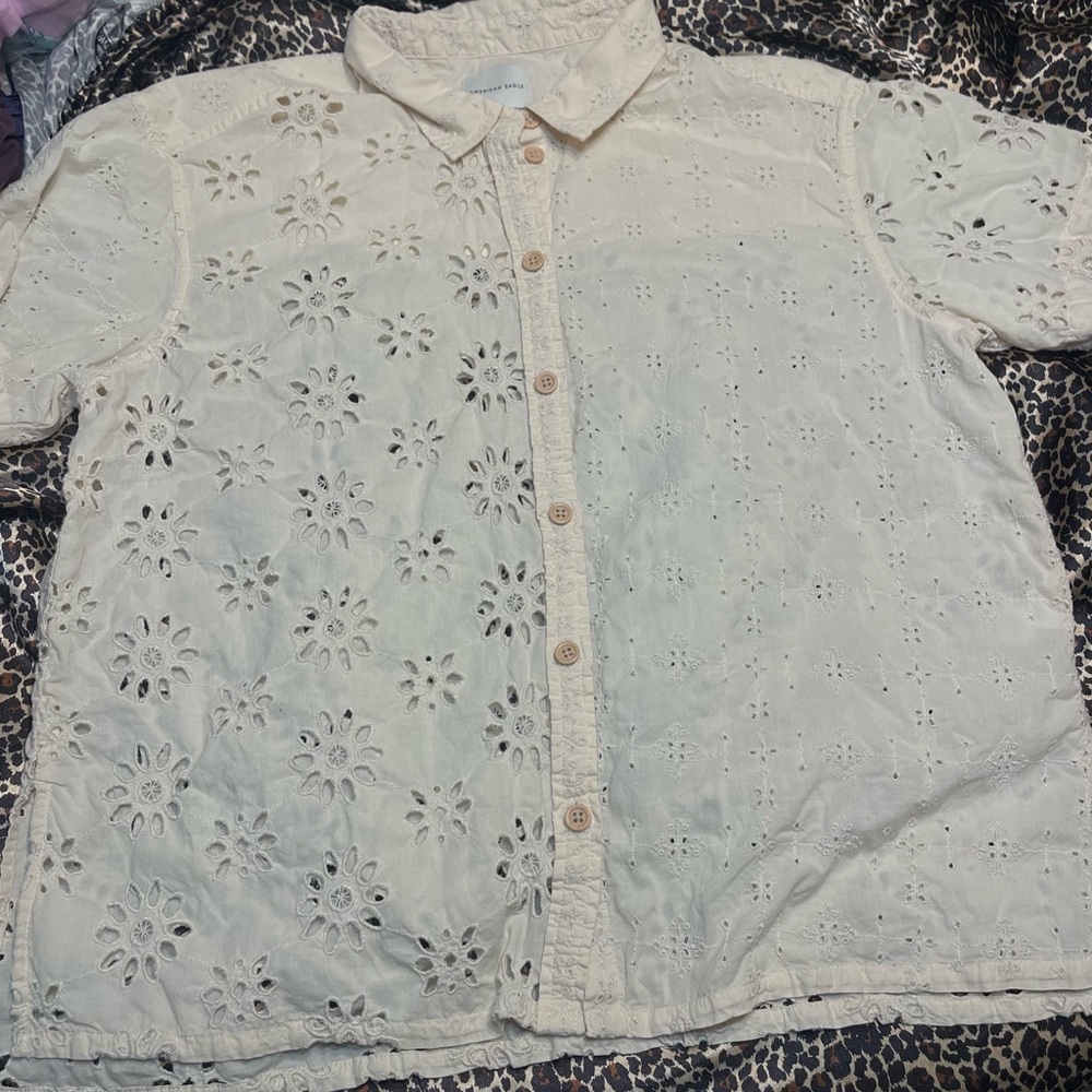 American Eagle Button Down Cream Floral Shirt - Picture 5 of 11